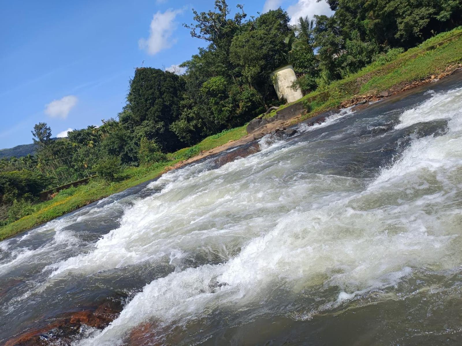 Kuruva Shoreline Wayanad Chegat Ngoại thất bức ảnh